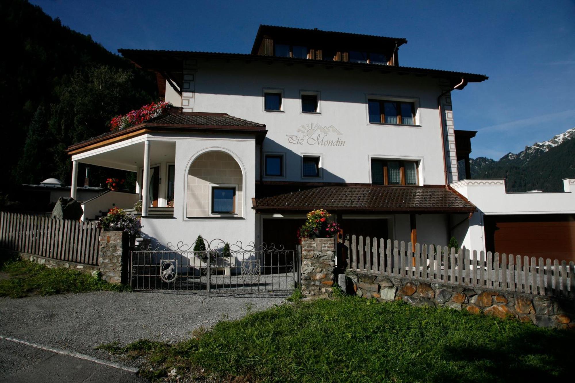Apart Piz Mondin Pfunds Kültér fotó